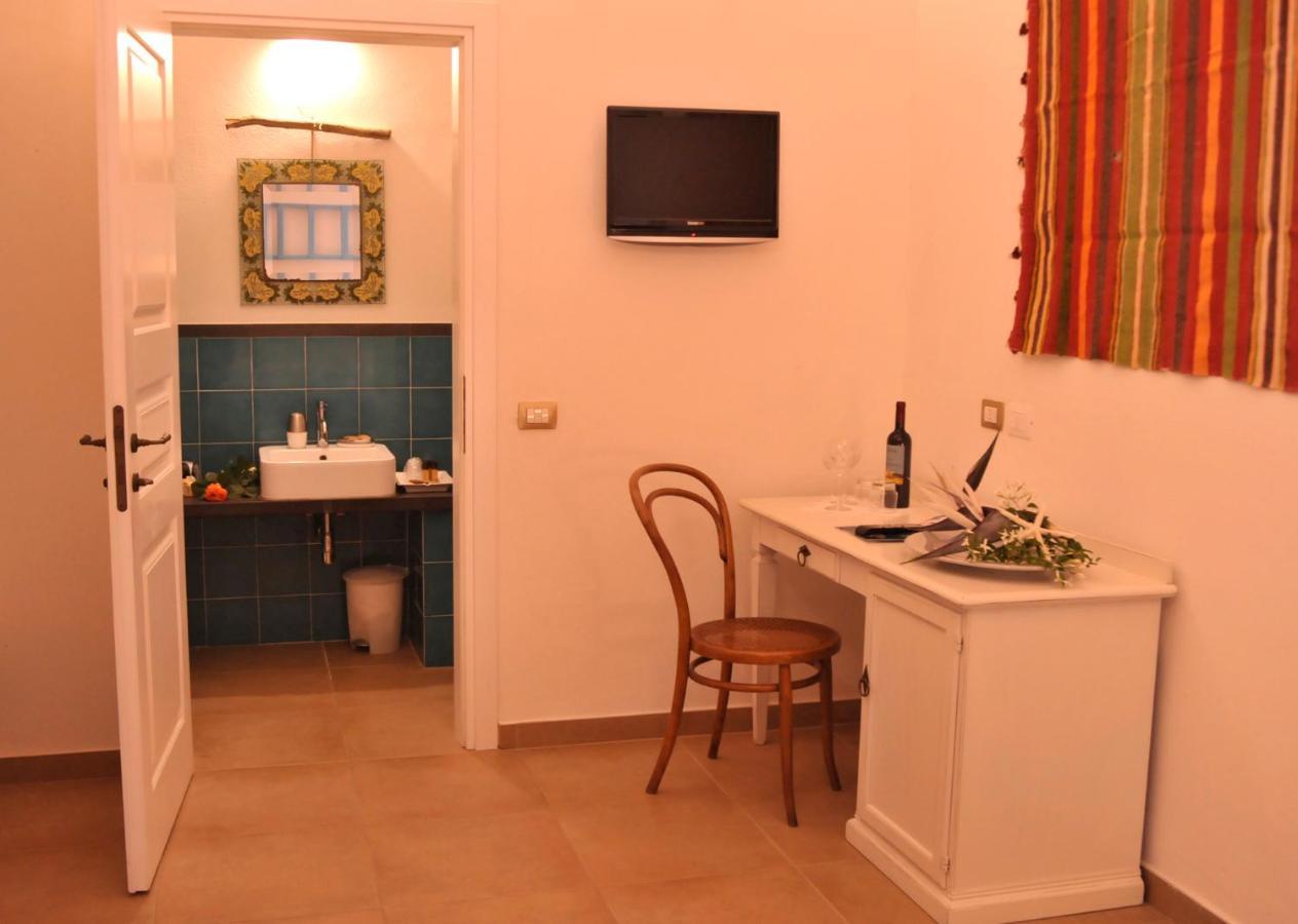Hotel Villa Pimpina Carloforte  Eksteriør billede
