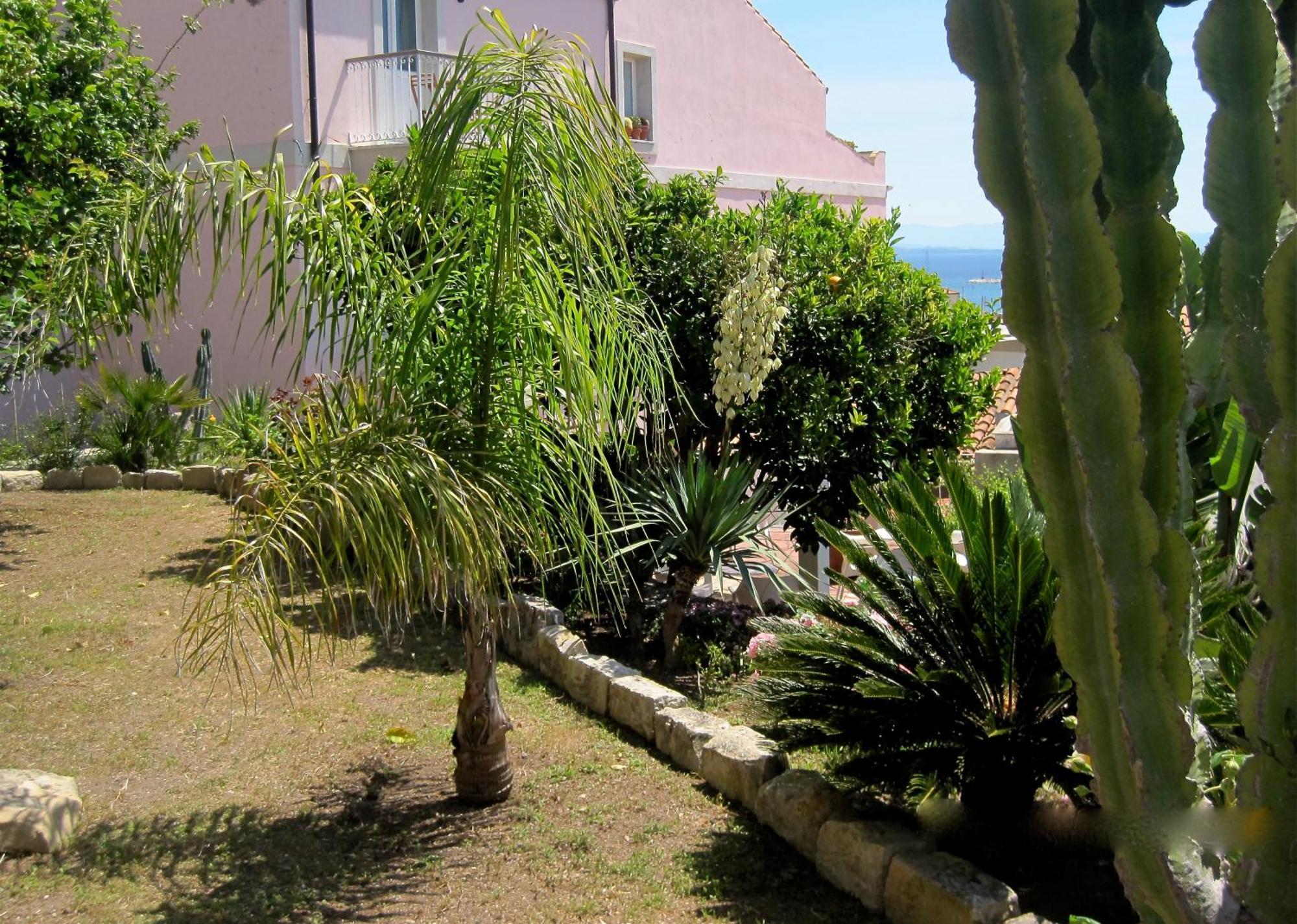 Hotel Villa Pimpina Carloforte  Eksteriør billede