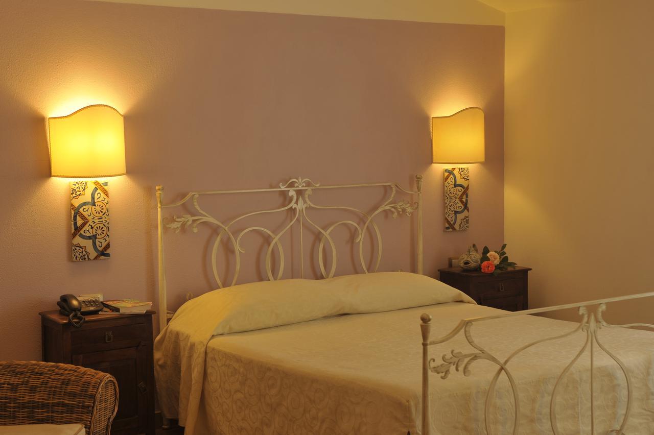 Hotel Villa Pimpina Carloforte  Eksteriør billede